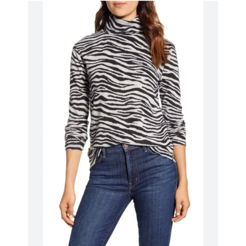 beachlunchlounge Shaylah Printed‎ Sweater Slate Zebra Womens Small Funnel Neck